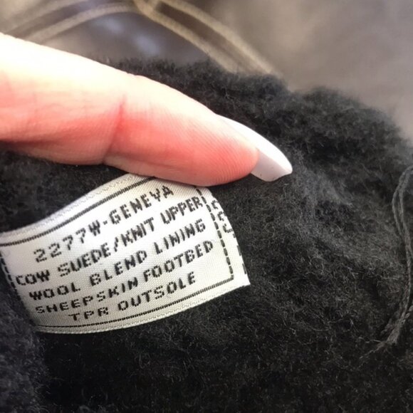 Bearpaw Geneva Women's Sheepskin Suede Water-Repelling Boot - Picture 3 of 7